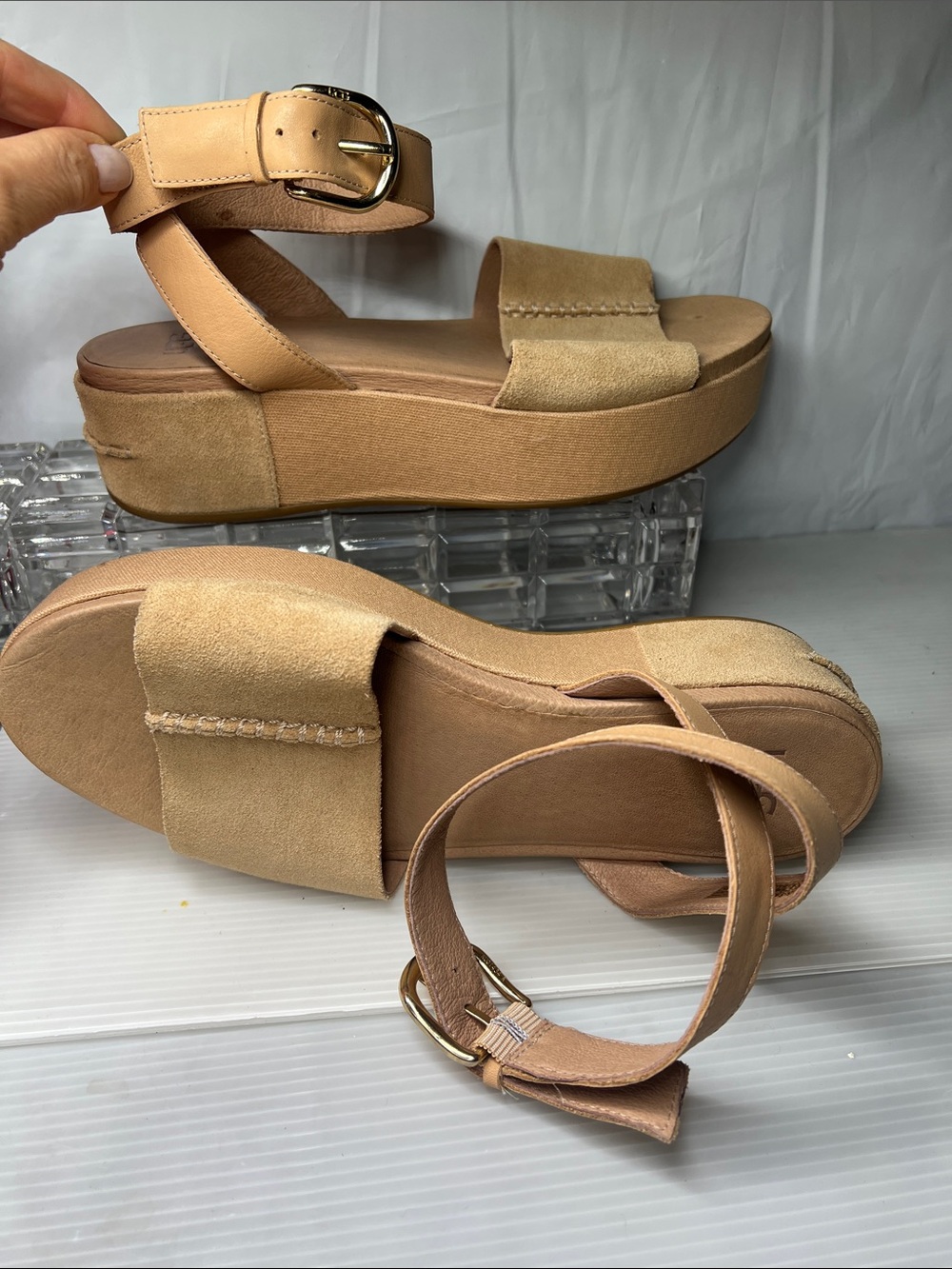 UGG Sz 9 Chapala Beige Suede Platform Ankle Strap Sandals - Worn Once
